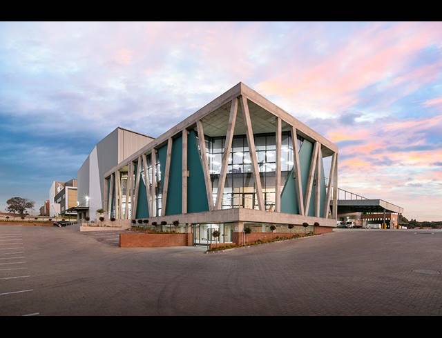 27,000M² WAREHOUSE TO LET IN NORTH RIDING